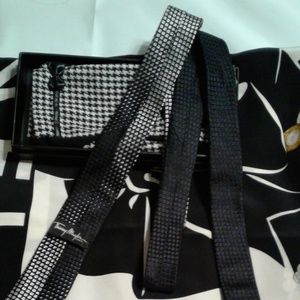 THIERRY MUGLER SILK TIE -GEOMETRIC SILVER & BLACK